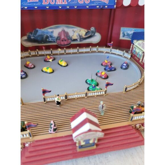 Mr Christmas Gold Label World Fair bump and go 2005 animated Musical - Picture 4 of 16